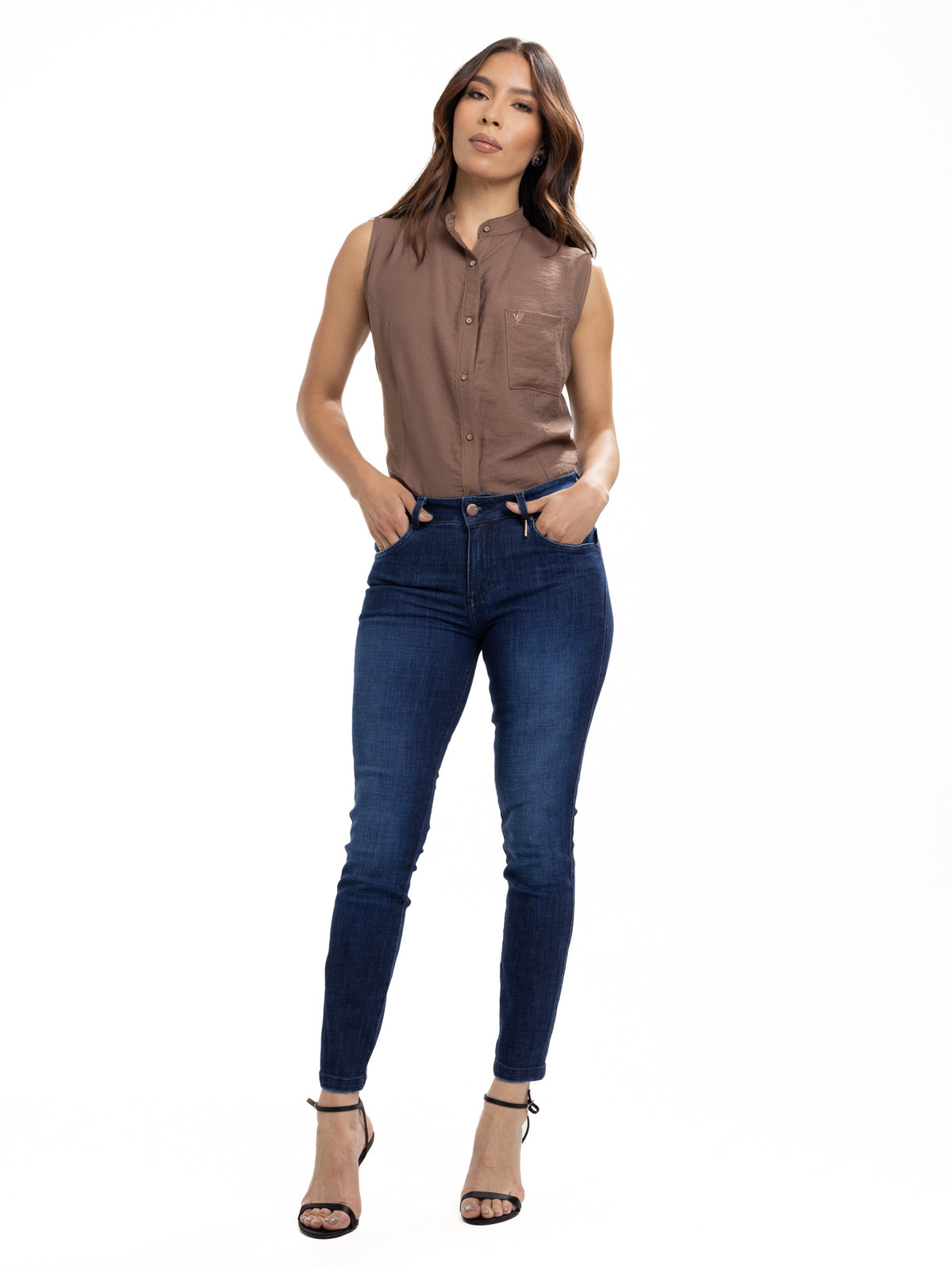 Blusa Femenina sin Mangas | Café con Cuello Nerú, vista 1