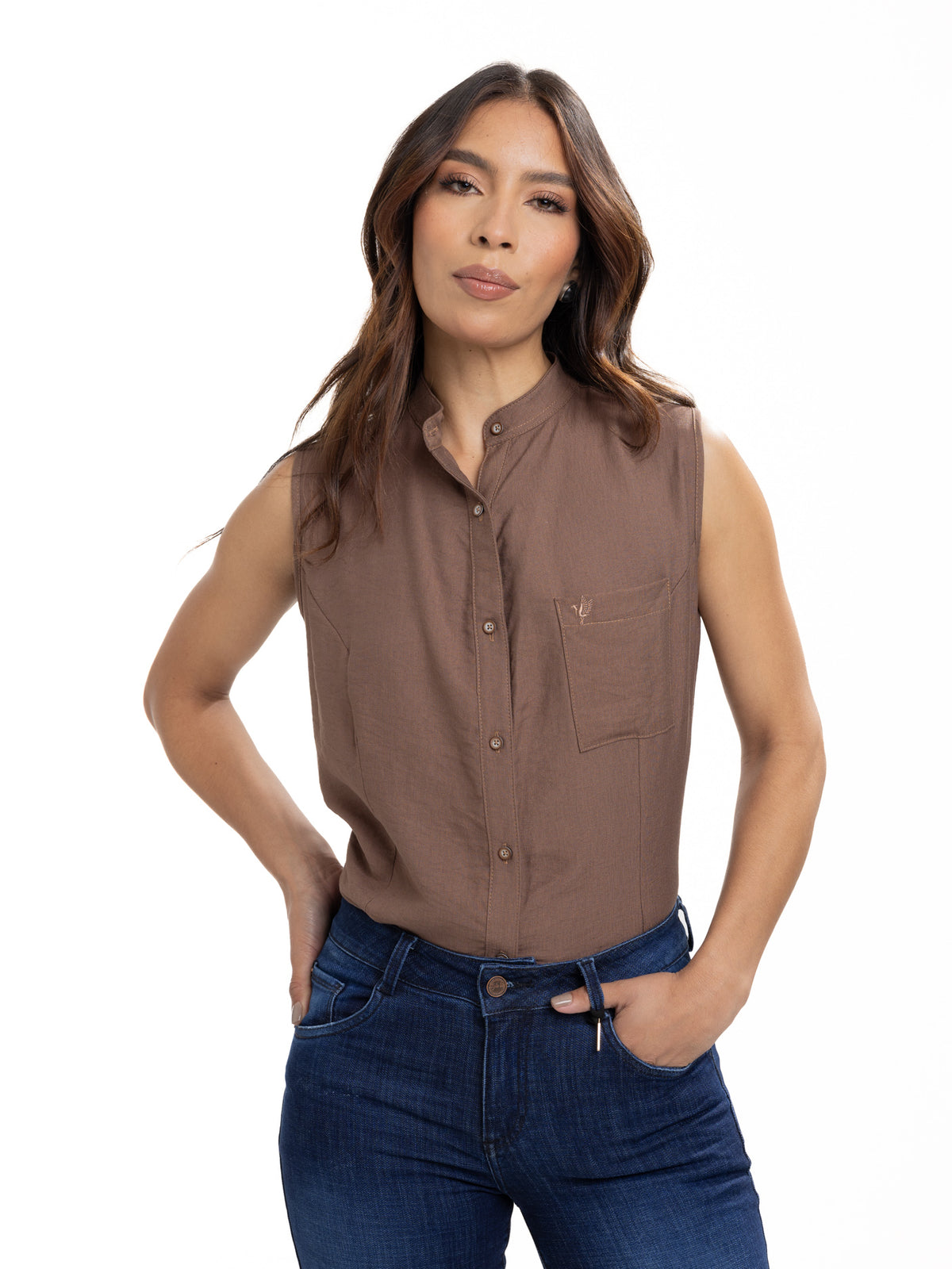Blusa Femenina sin Mangas | Café con Cuello Nerú, vista 3