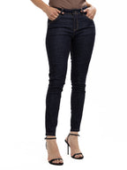 Jean Femenino | Azul Industrial Oscuro Tache Negro Cuero Boca de Bolsillo Derecho — foto 3