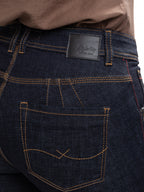 Jean Femenino | Azul Industrial Oscuro Tache Negro Cuero Boca de Bolsillo Derecho — foto 7