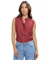 Blusa Femenina sin Mangas | Vinotinto con Cuello Nerú, vista 3