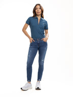 Jean Femenino | Azul Medio Desgastes Delanteros y Bordado en Parte de Pinza Derecha — foto 2