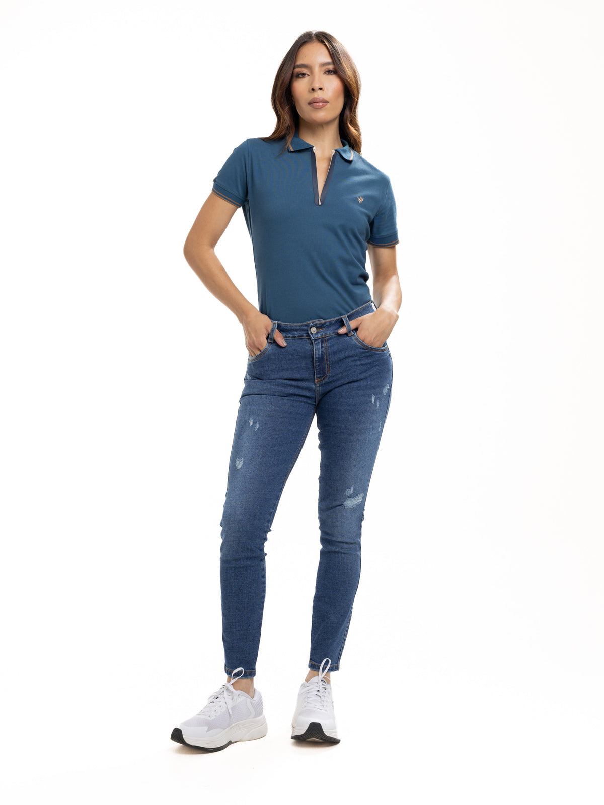 Jean Femenino | Azul Medio Desgastes Delanteros y Bordado en Parte de Pinza Derecha — foto 2