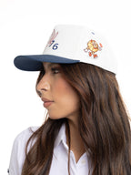 Gorra Unisex | Blanco con Visera Azul Oscuro y Bordado 1976