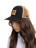 Gorra Unisex | Negro con Malla Mostaza y Logo Cuadrado
