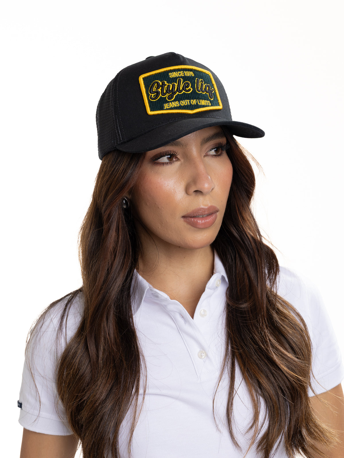 Gorra Unisex | Negra en Malla con Logo en Letras Negras