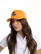 Gorra Unisex | Naranja en Tela con Iniciales en Negro
