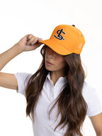 Gorra Unisex | Naranja en Tela con Iniciales en Negro