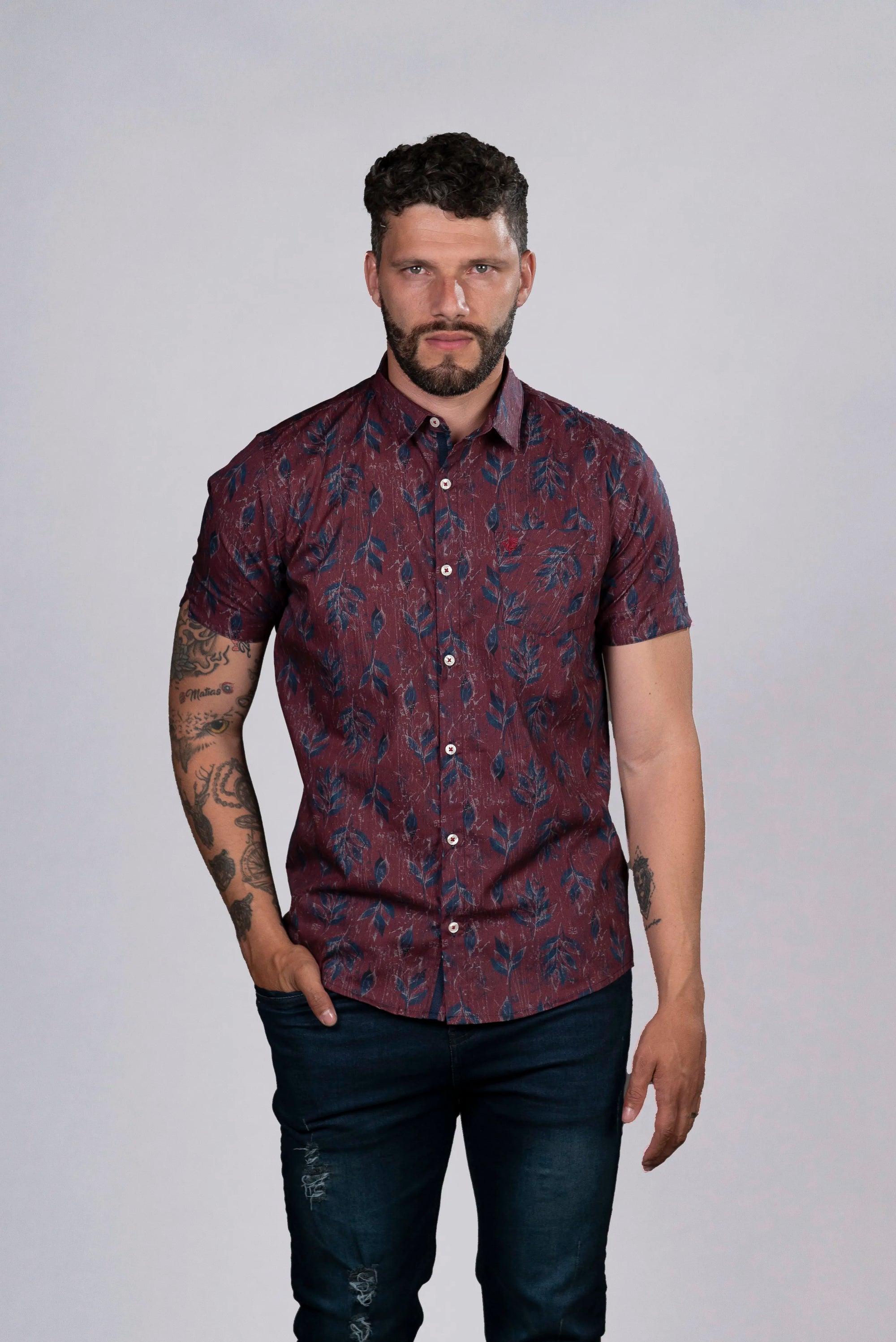 Camisa Vinotinto con Estampado Floral