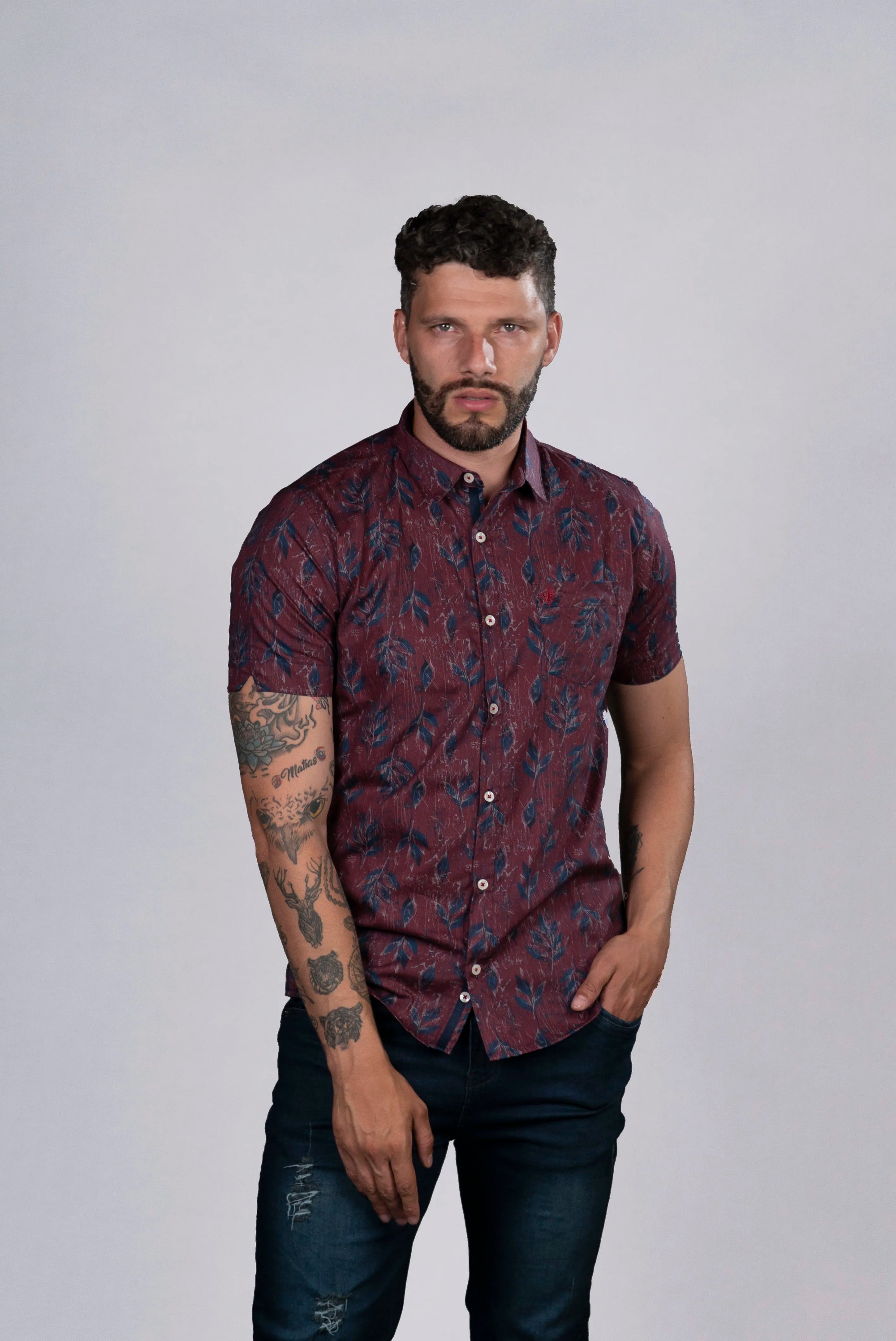 Camisa Vinotinto con Estampado Floral