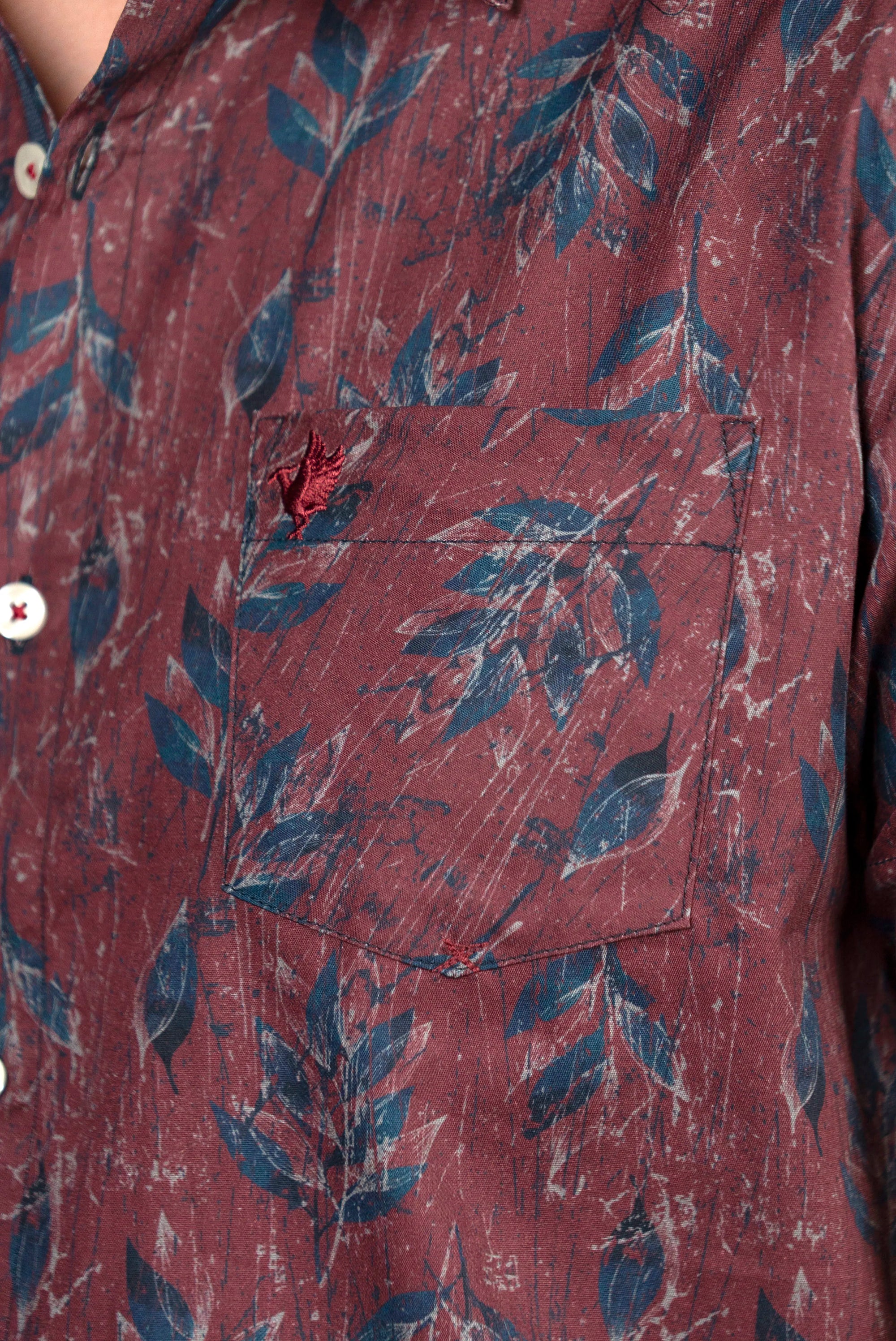 Camisa Vinotinto con Estampado Floral