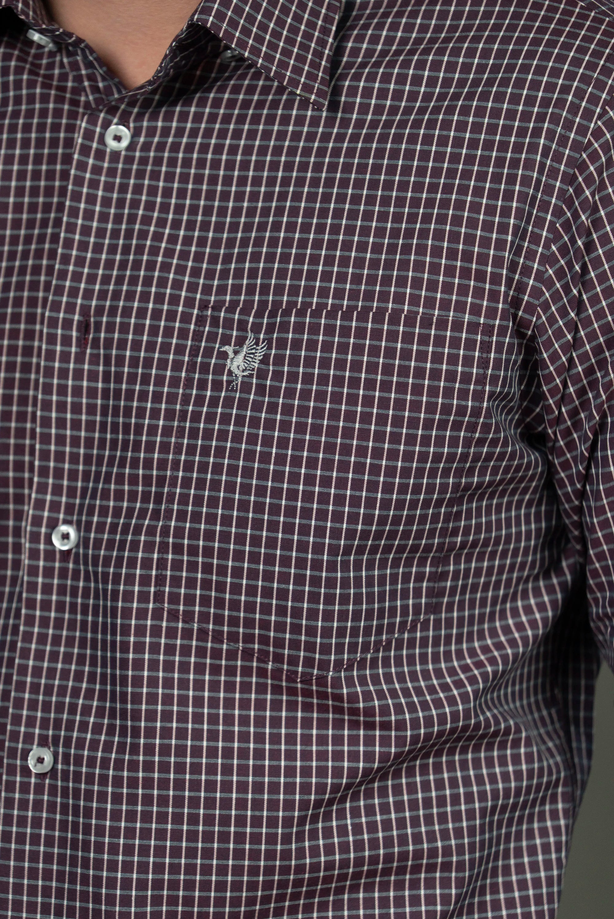 Camisa de Cuadros Vinotinto con Detalles en Blanco