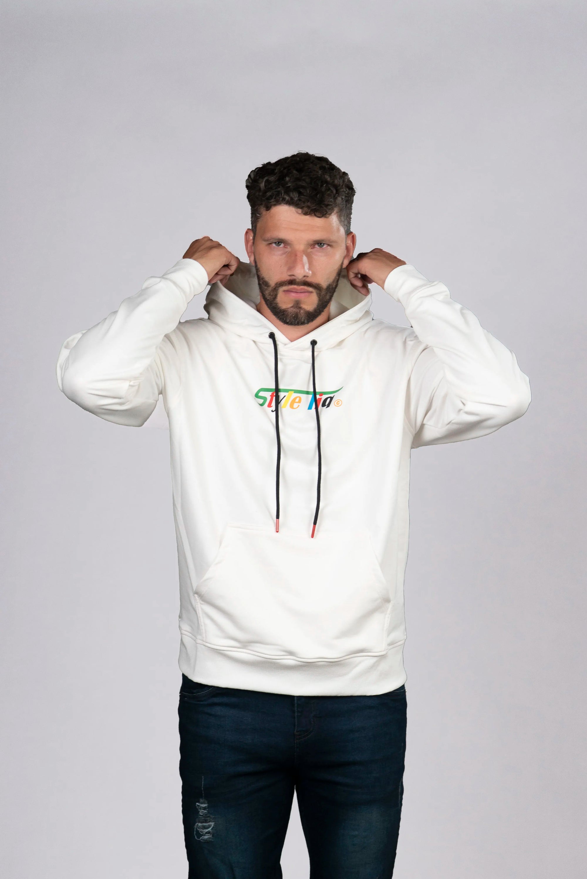 Hoodie Blanco con Estampado Colorido y Logo Style Liq