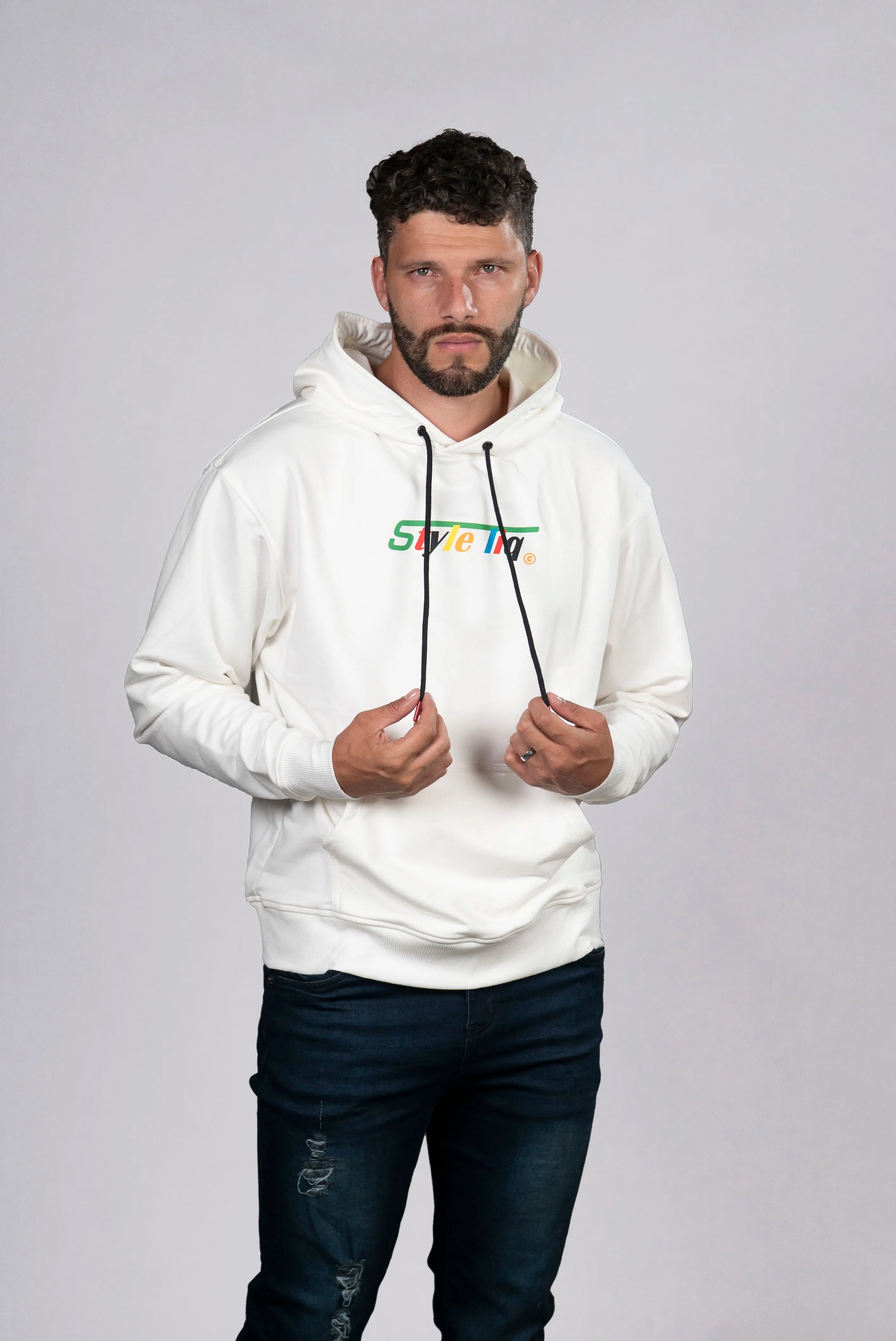 Hoodie Blanco con Estampado Colorido y Logo Style Liq