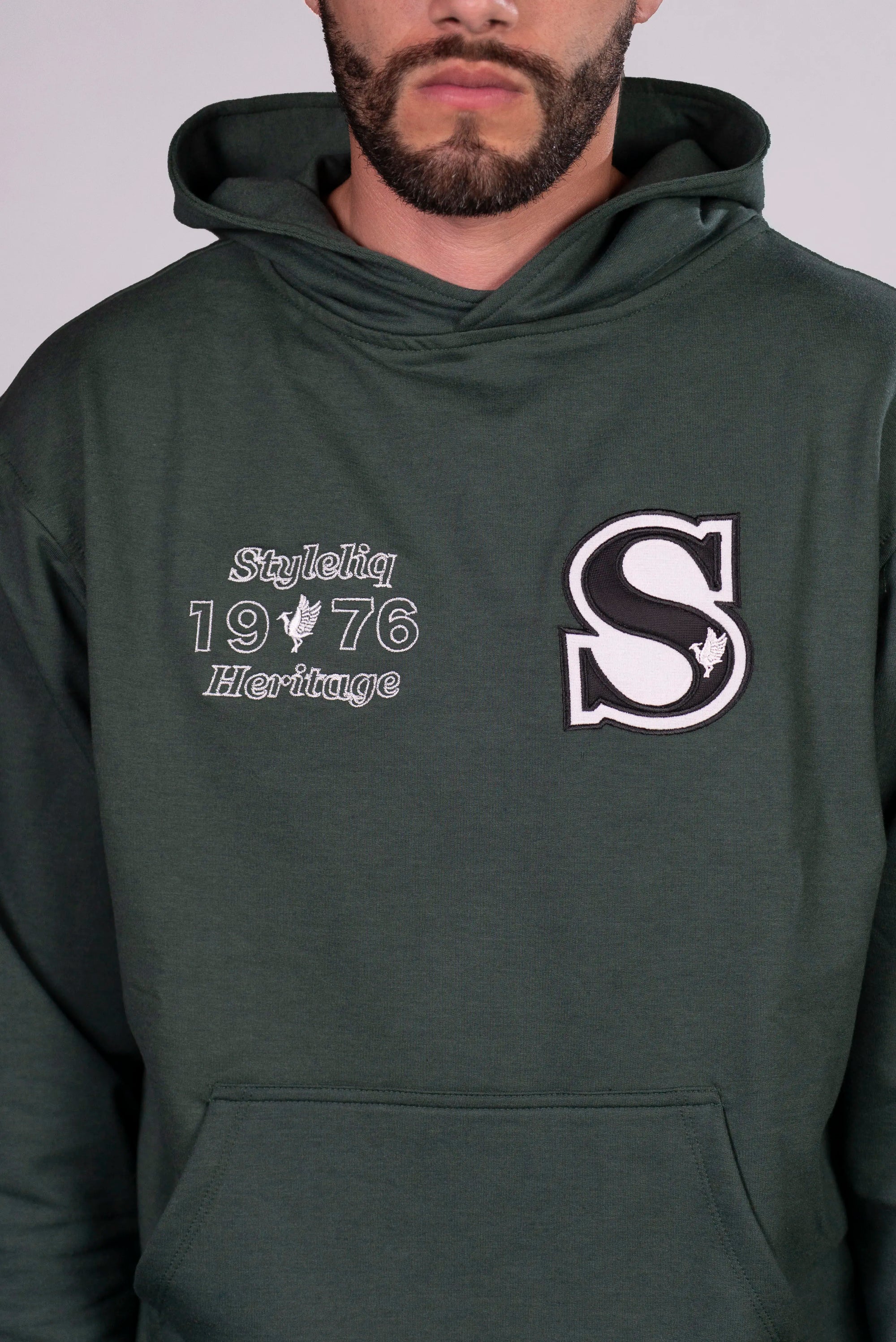 Hoodie Verde con Estampado "Style Liq 1976 Heritage"