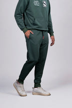 Jogger Verde con Detalles en Rojo (Hombre)