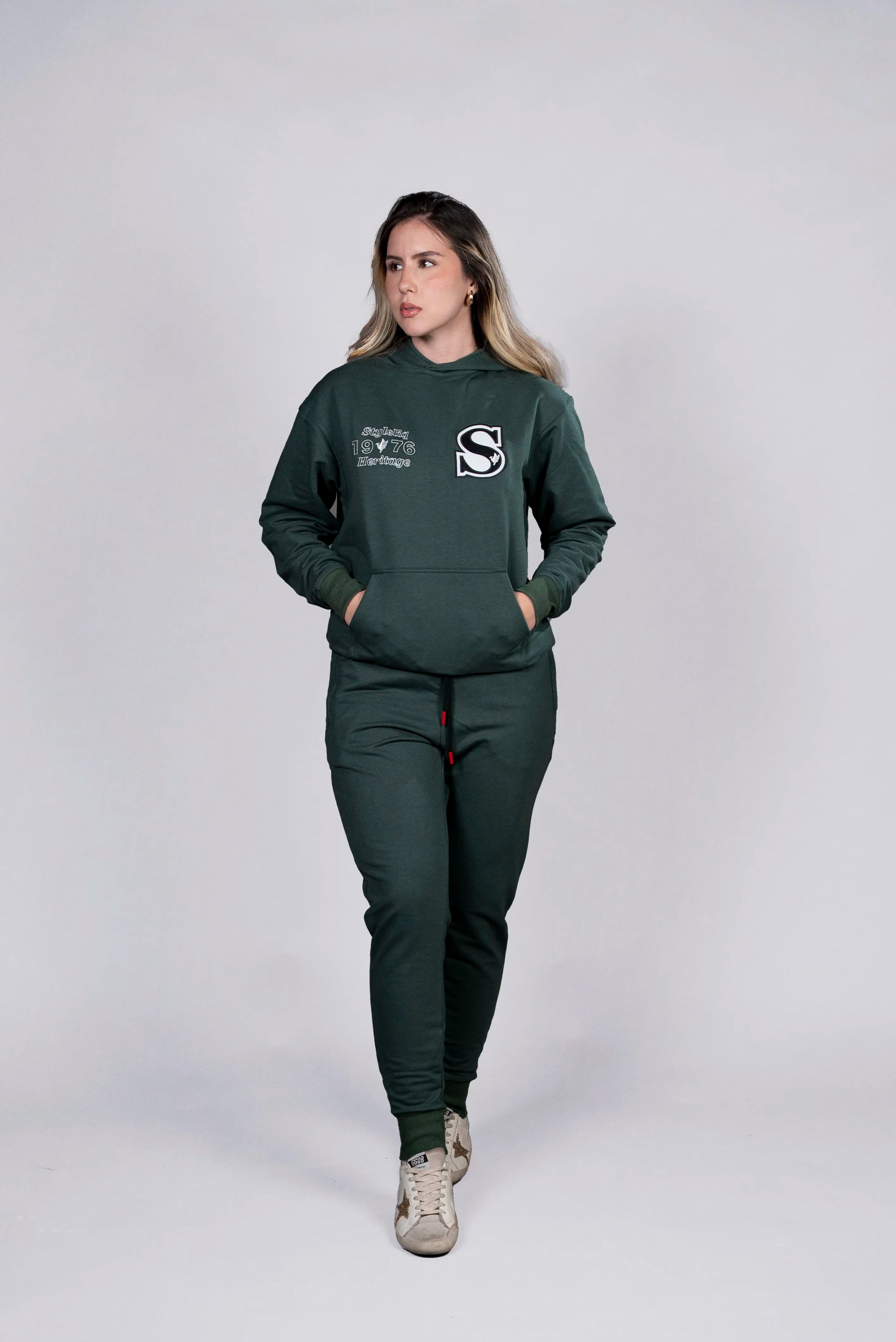 Hoodie Verde con Estampado "Style Liq 1976 Heritage" (mujer)