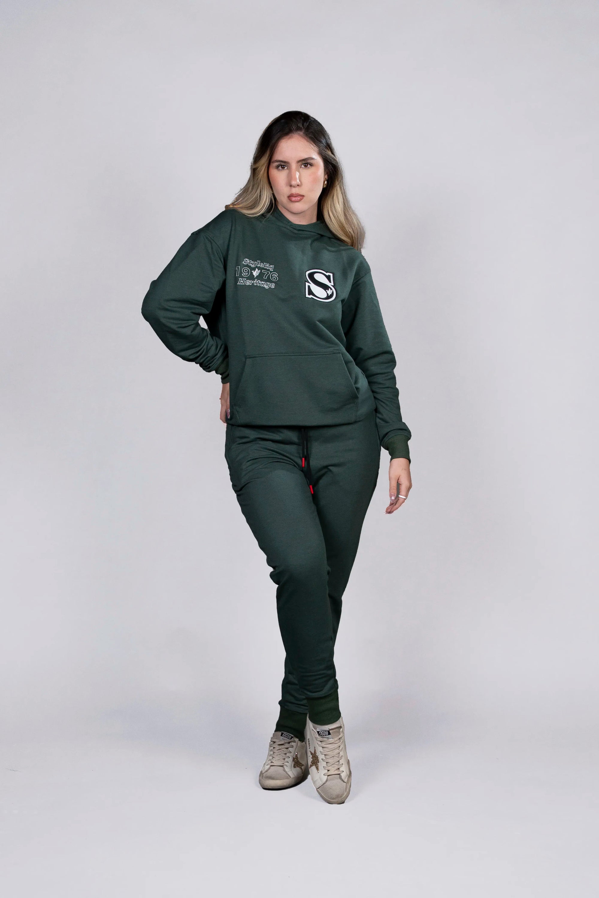 Hoodie Verde con Estampado "Style Liq 1976 Heritage" (mujer)