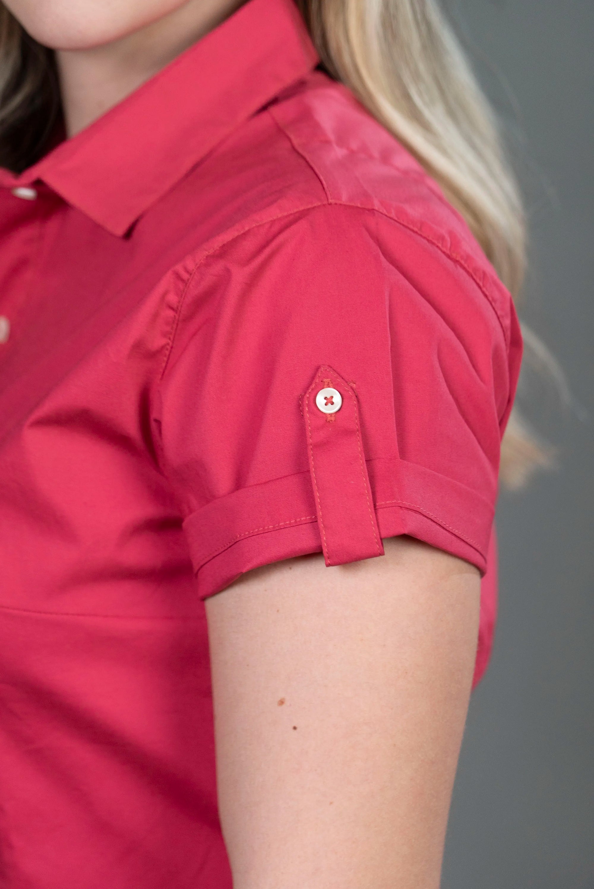 Blusa Roja de Botones Frontales