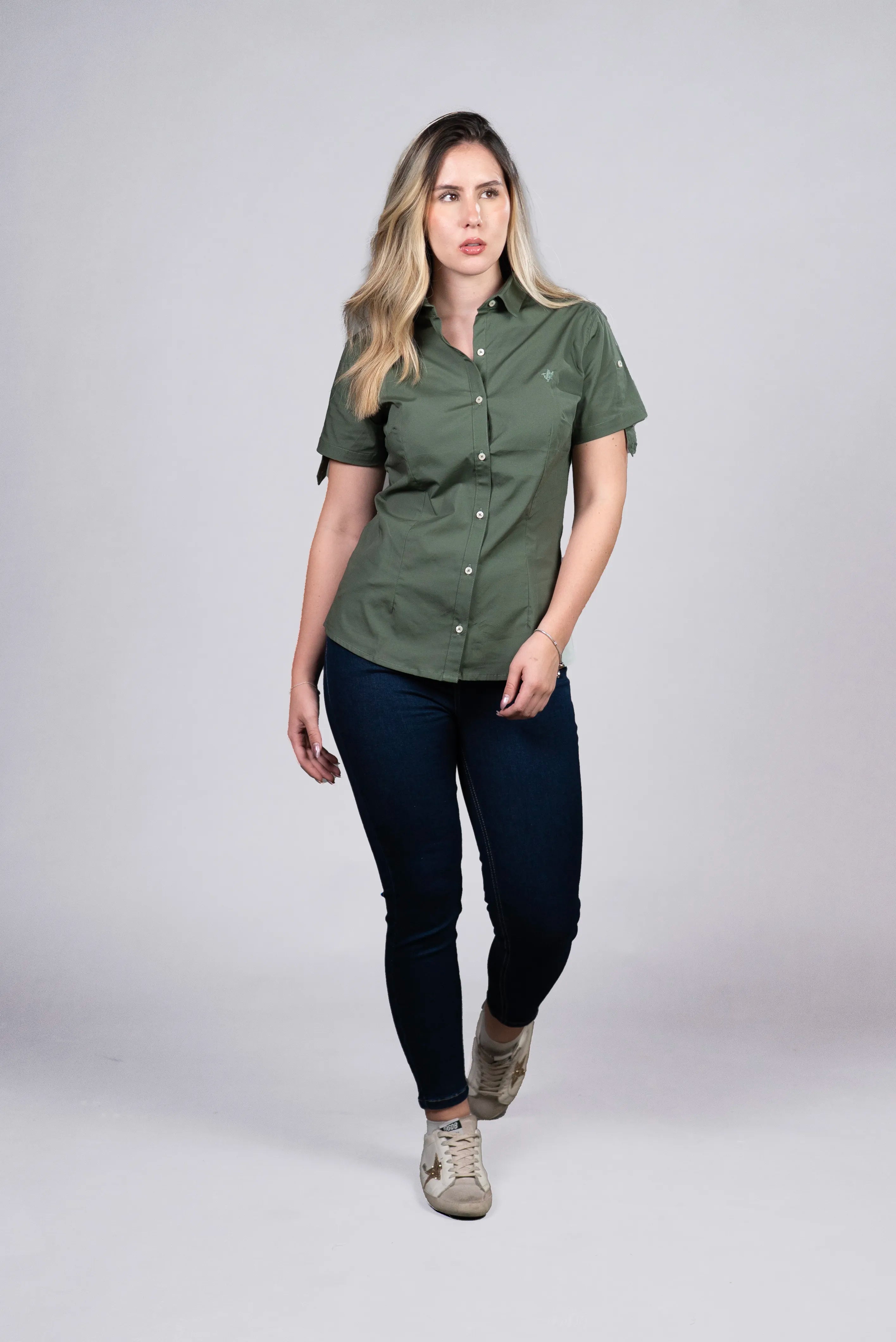 Blusa Verde con Botones Frontales