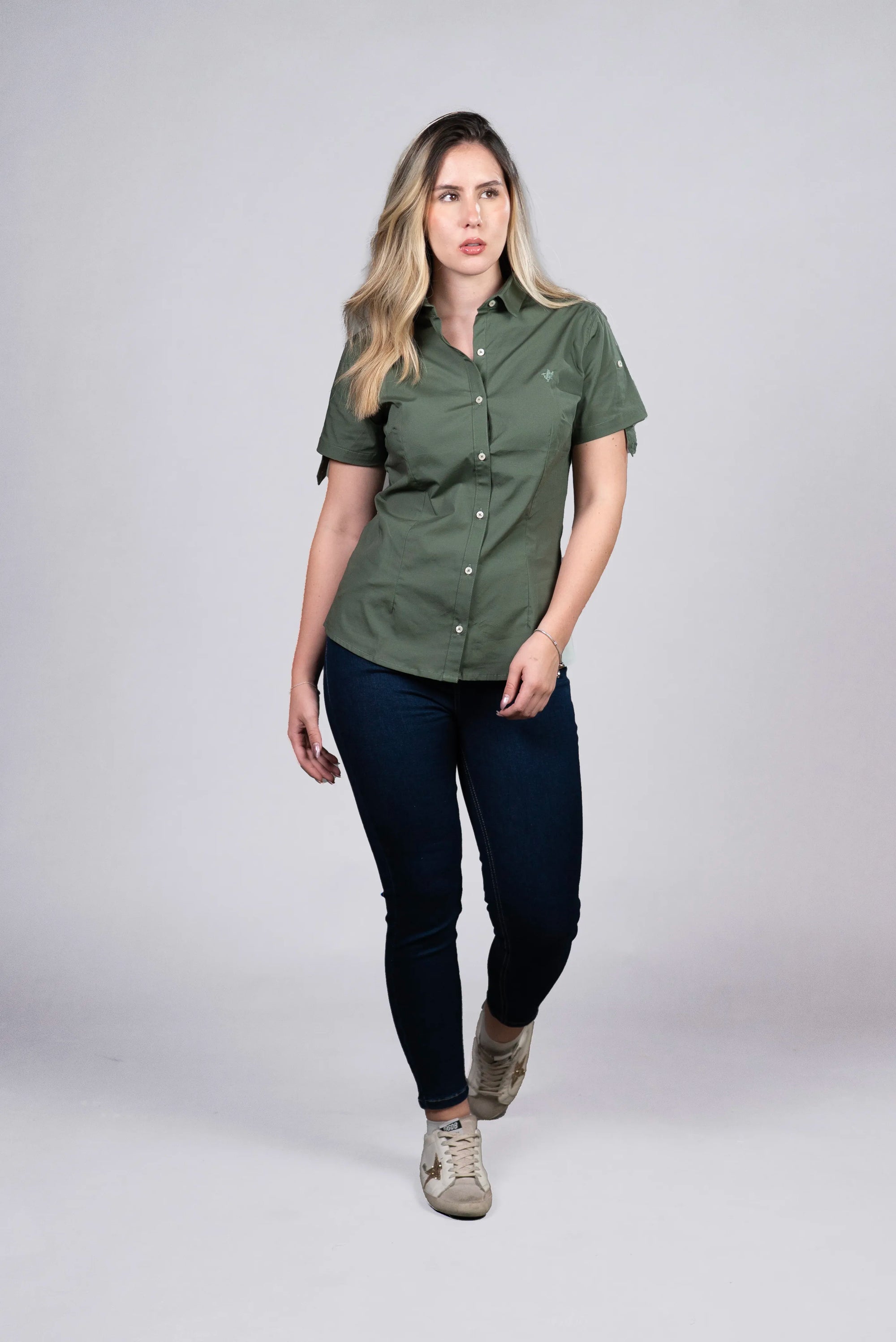 Blusa Verde con Botones Frontales