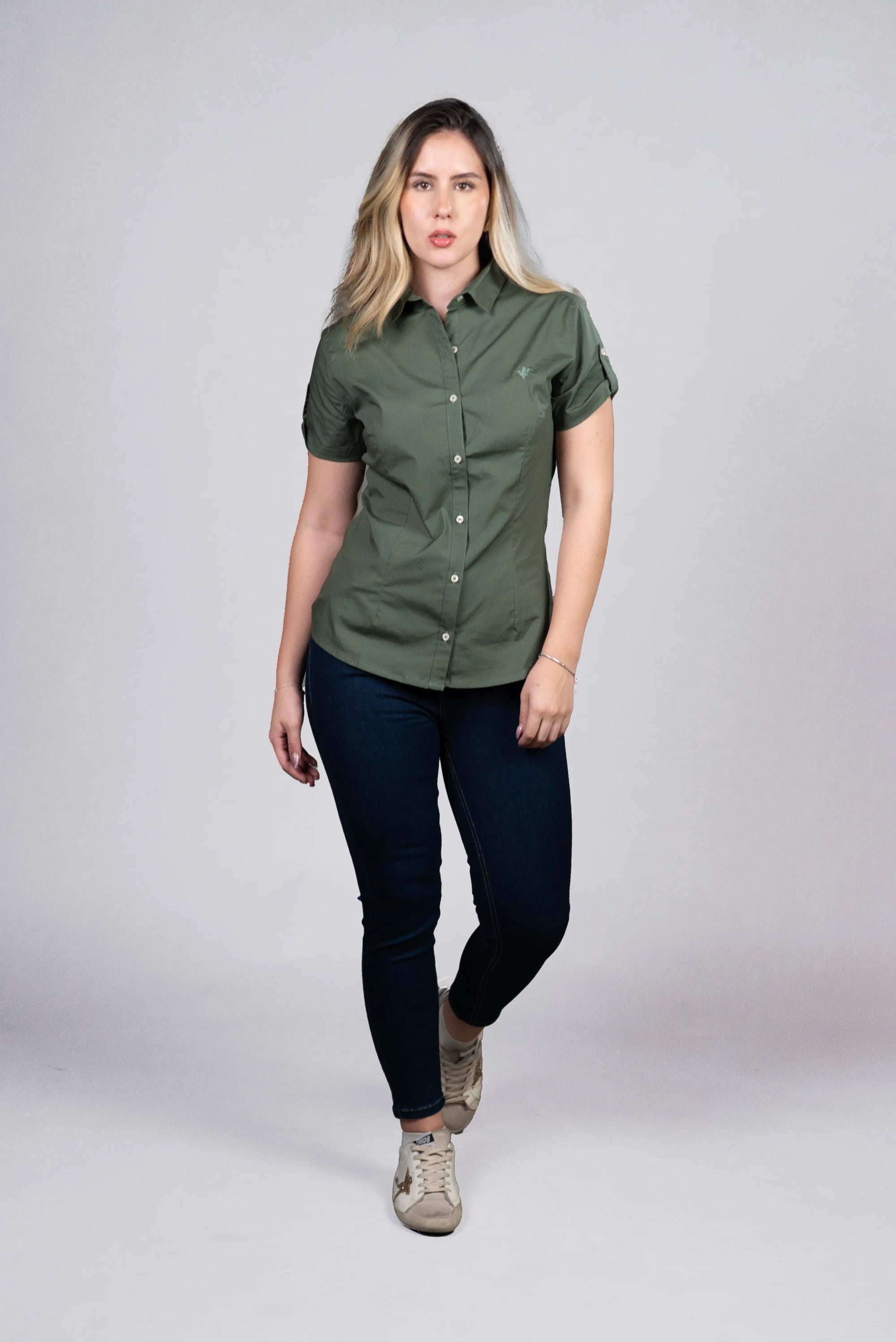 Blusa Verde con Botones Frontales