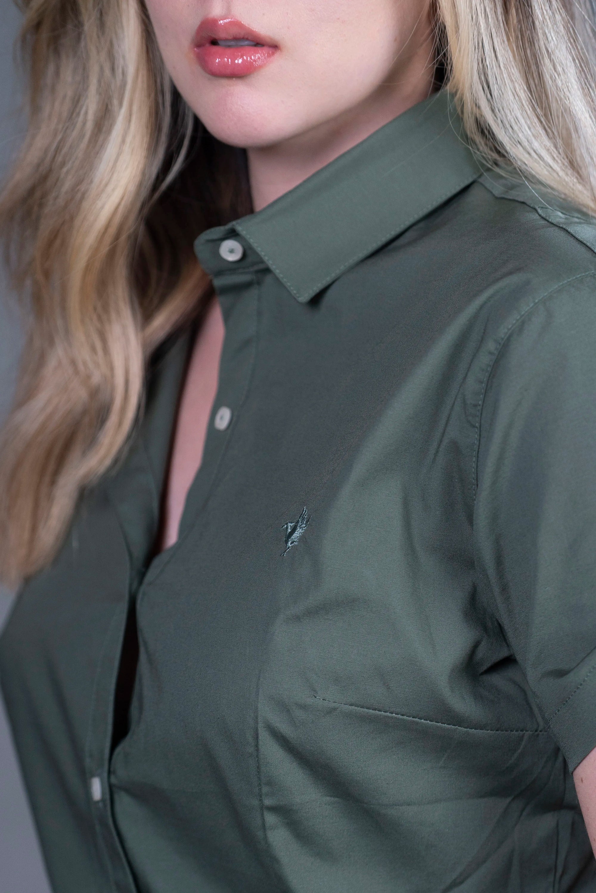 Blusa Verde con Botones Frontales