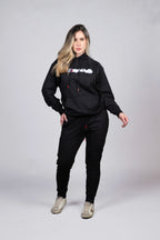 Hoodie Negro con Estampado y Detalles en Rojo (Mujer)