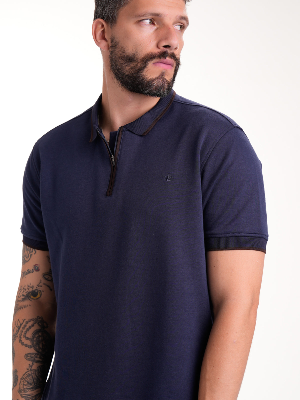 Polo Moda Masculino | Azul Oscuro Cremallera Tejida en Rib con Cuello a Tono y Línea Café, vista 8