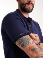 Polo Moda Masculino | Azul Oscuro Cremallera Tejida en Rib con Cuello a Tono y Línea Café, vista 11