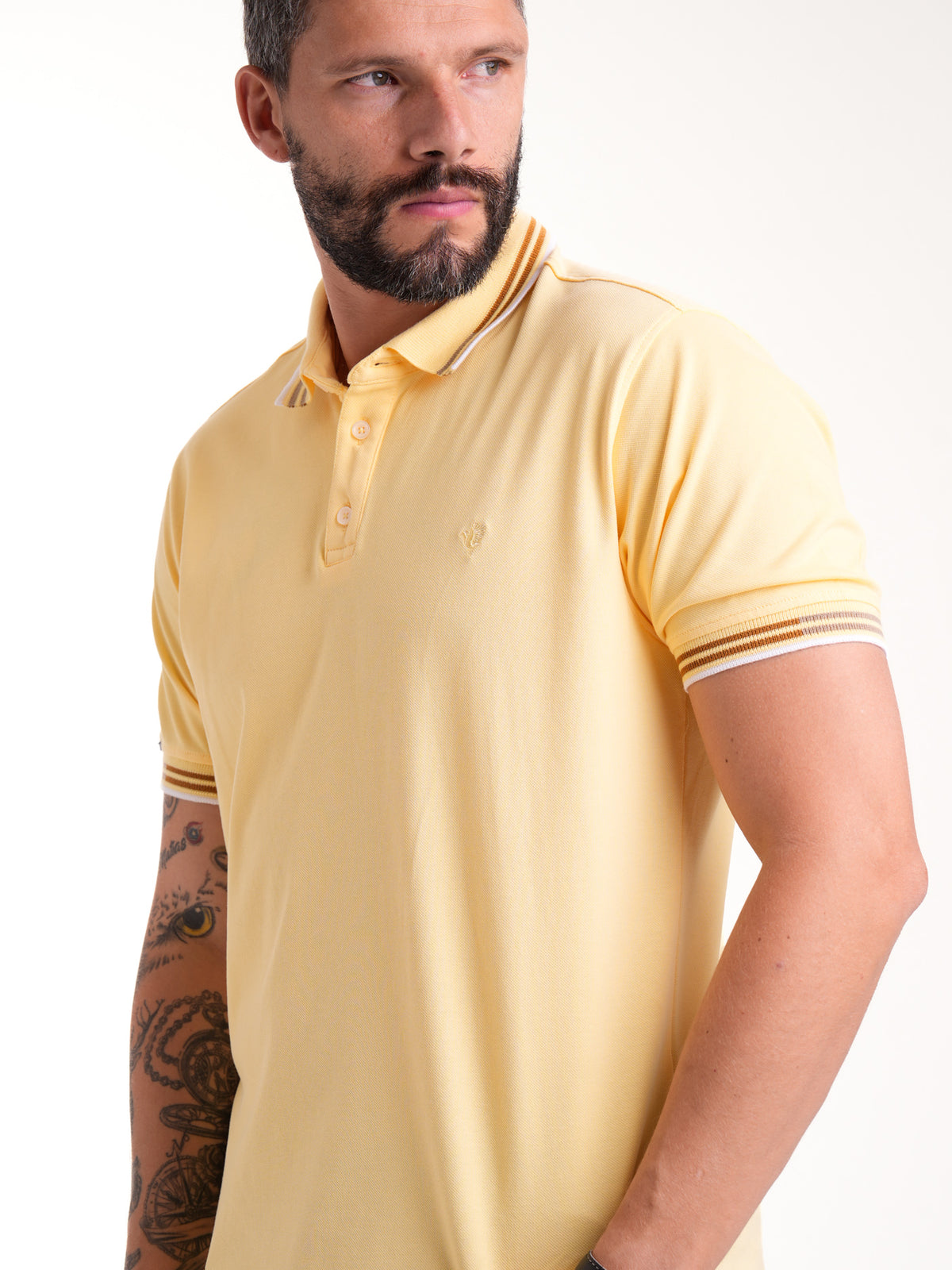 Polo Moda Masculino | Amarillo con Cuello con Franjas Cafés