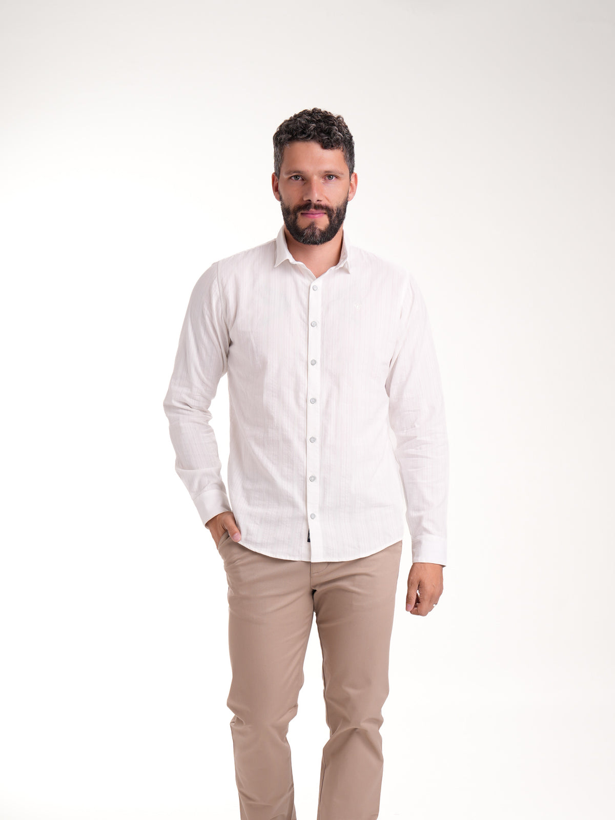 Camisa Masculina Manga Larga | Blanco Botón Verde Oliva — foto 1