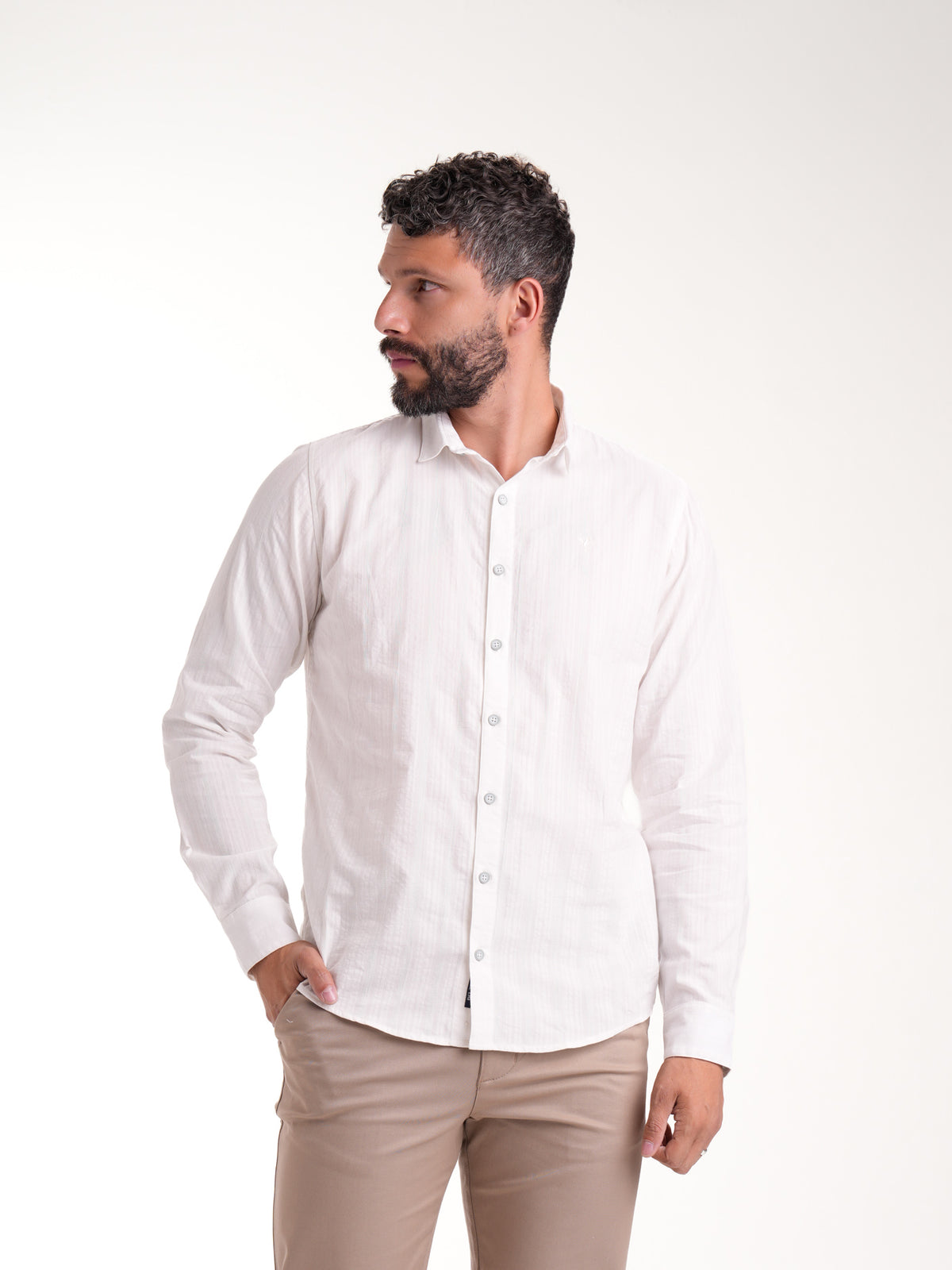 Camisa Masculina Manga Larga | Blanco Botón Verde Oliva — foto 3