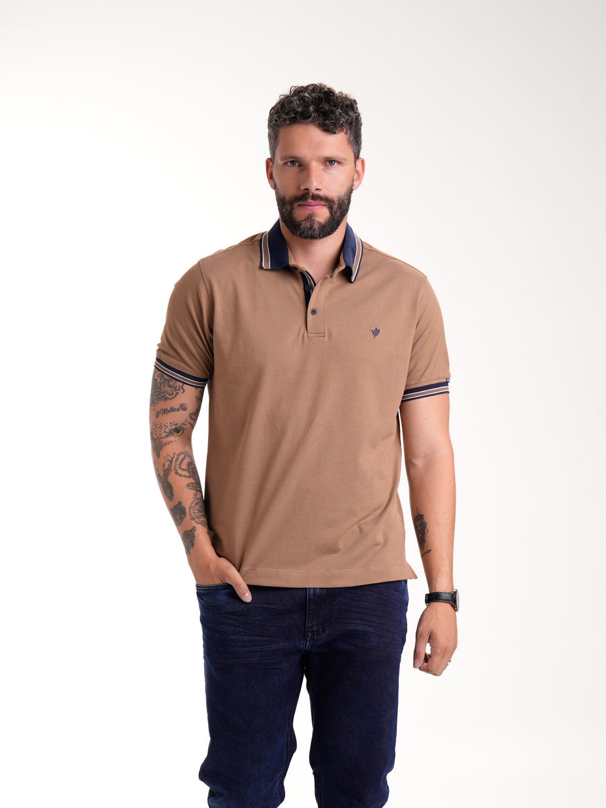 Polo Moda Masculino | Café con Cuello Azul Oscuro y Café