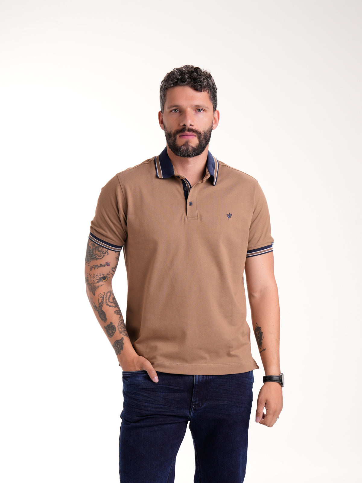 Polo Moda Masculino | Café con Cuello Azul Oscuro y Café