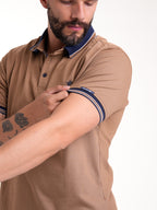 Polo Moda Masculino | Café con Cuello Azul Oscuro y Café