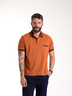 Polo Moda Masculino | Terracota con Cuello Café y Ribete — foto 2