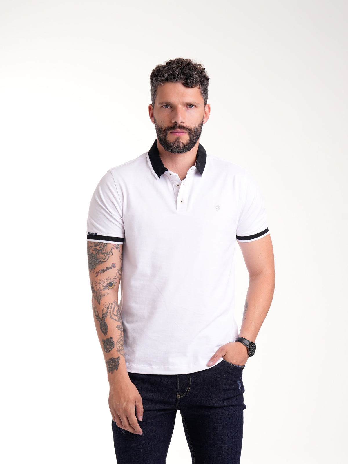 Polo Moda Masculino | Blanco con Cuello Negro y Línea Blanca, vista 2