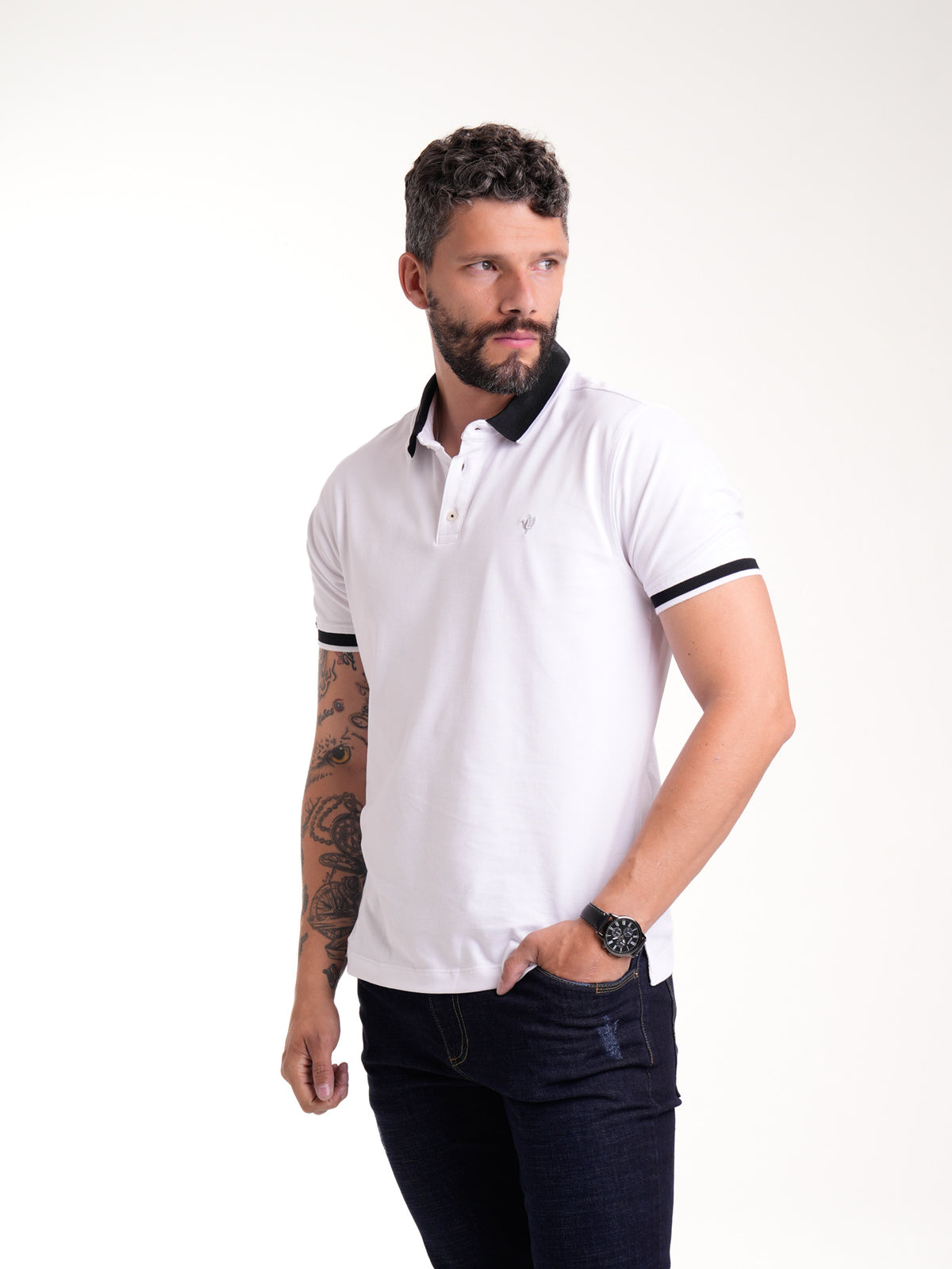 Polo Moda Masculino | Blanco con Cuello Negro y Línea Blanca, vista 3