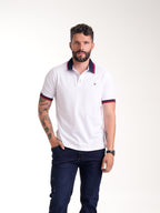 Polo Moda Masculino | Blanco con Cuello Azul Oscuro y Líneas Rojas