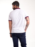 Polo Moda Masculino | Blanco con Cuello Azul Oscuro y Líneas Rojas