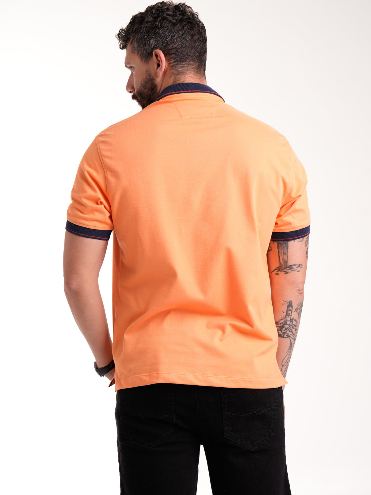 Polo Moda Masculino | Naranja con Cuello Azul Oscuro Línea Roja — foto 5