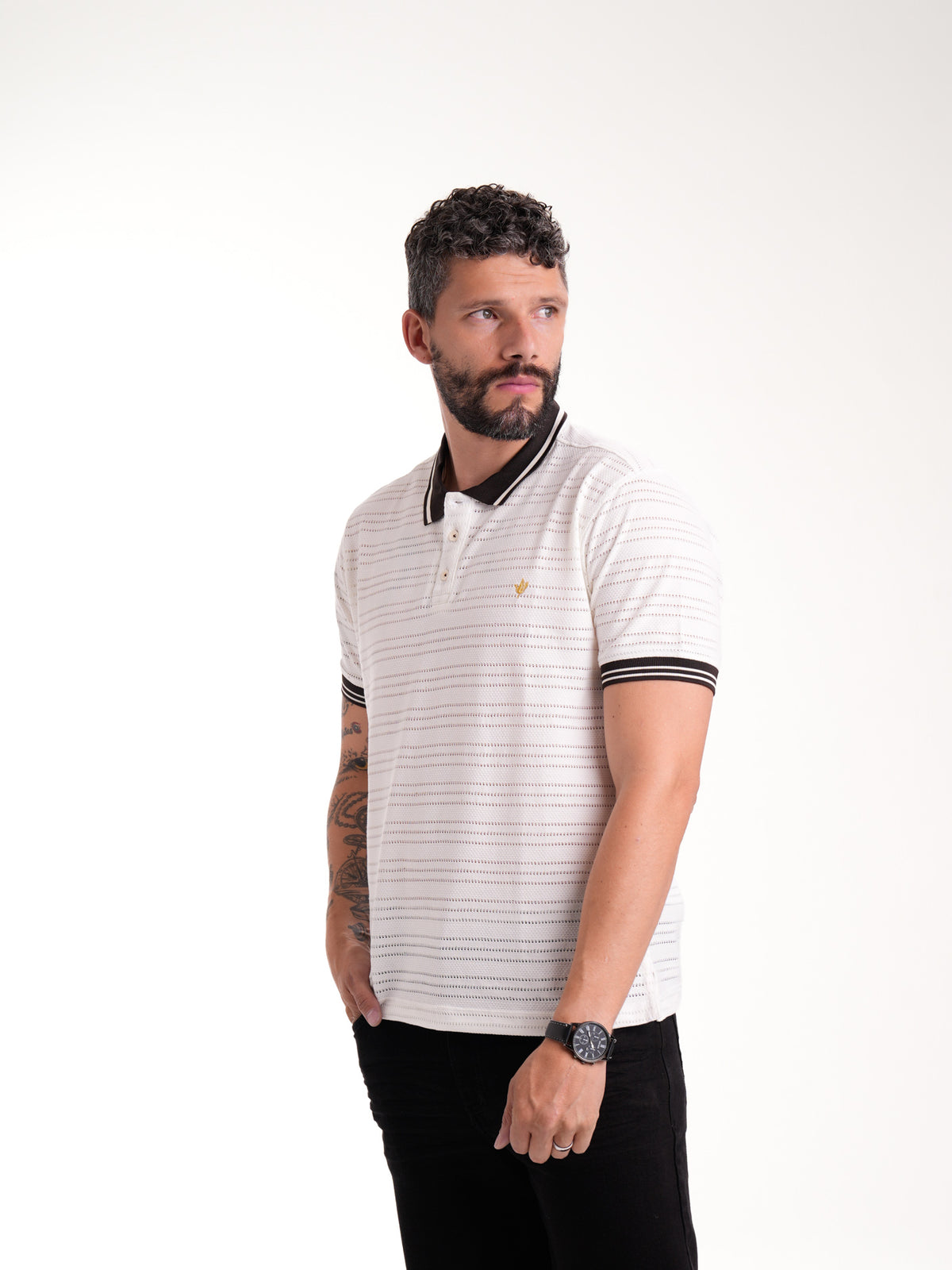 Polo Moda Masculino | Hueso Texturizado con Cuello Café