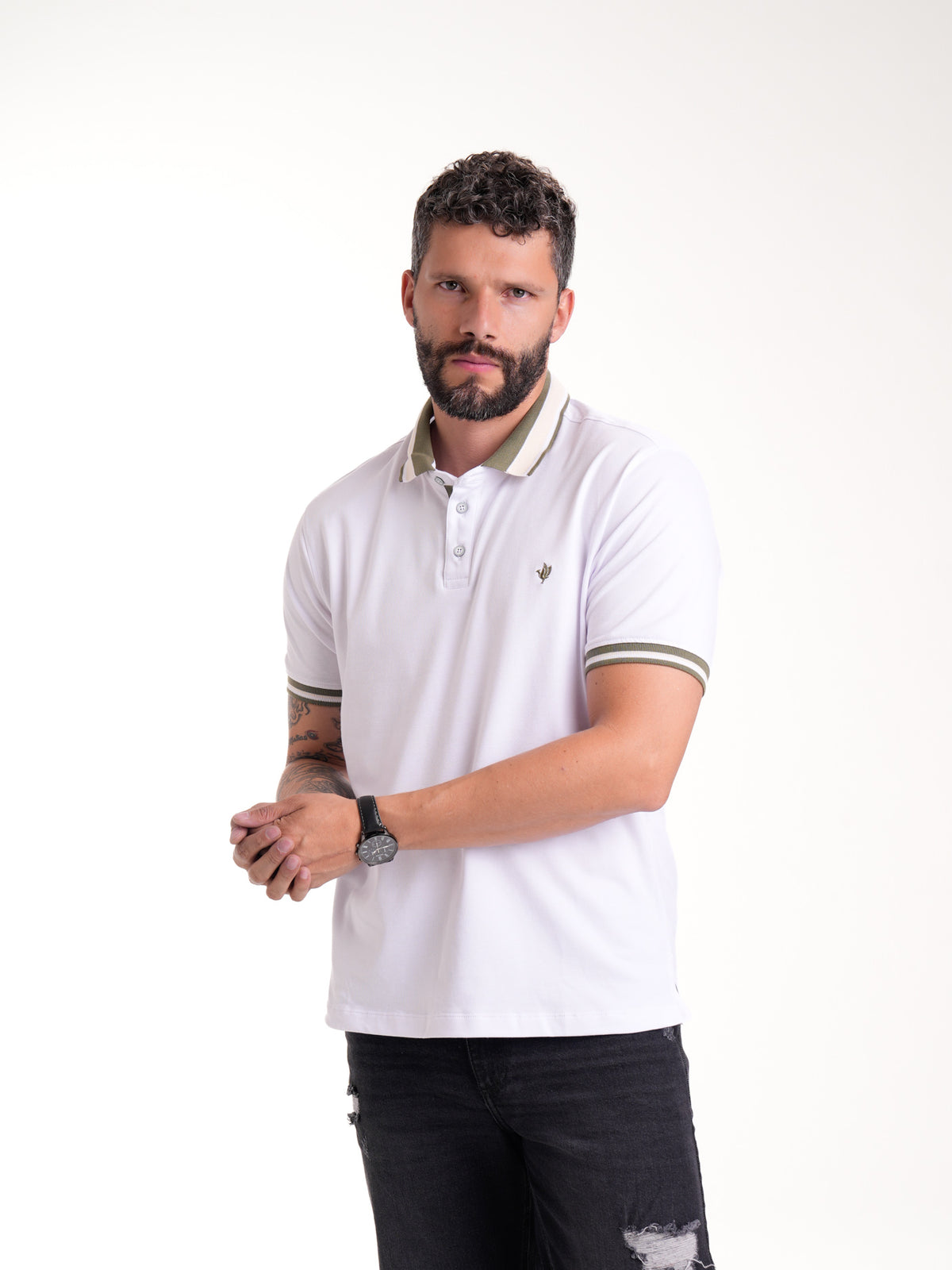 Polo Moda Masculino | Blanco con Cuello Verde Oliva y Beige