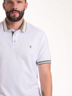 Polo Moda Masculino | Blanco con Cuello Verde Oliva y Beige