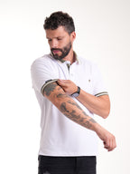 Polo Moda Masculino | Blanco con Cuello Verde Oliva y Beige