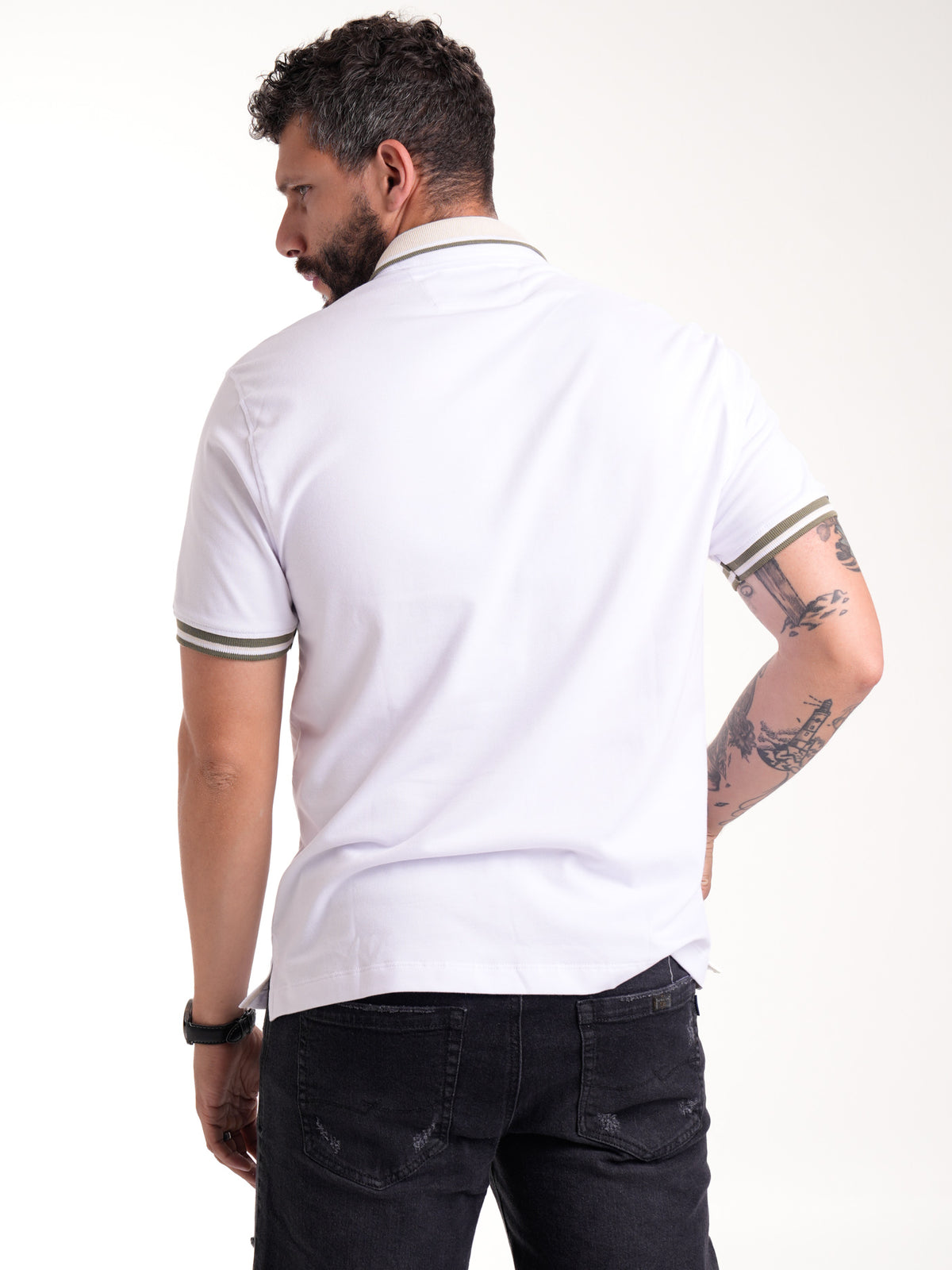 Polo Moda Masculino | Blanco con Cuello Verde Oliva y Beige