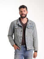 Chaqueta Masculina | Denim Azul Claro Botones Bronce Verdoso y Placa en el Bolsillo Izquierdo — foto 3