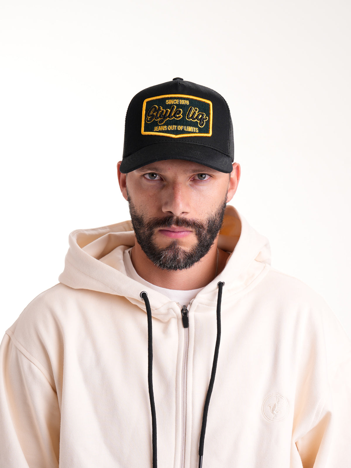 Gorra Unisex | Negra en Malla con Logo en Letras Negras