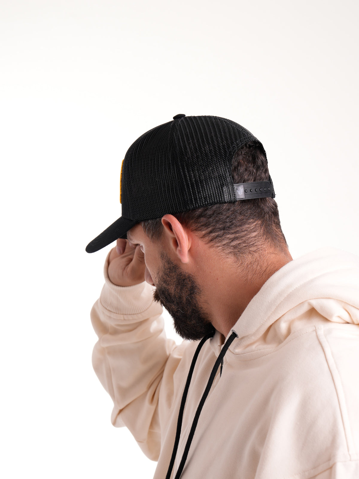 Gorra Unisex | Negra en Malla con Logo en Letras Negras
